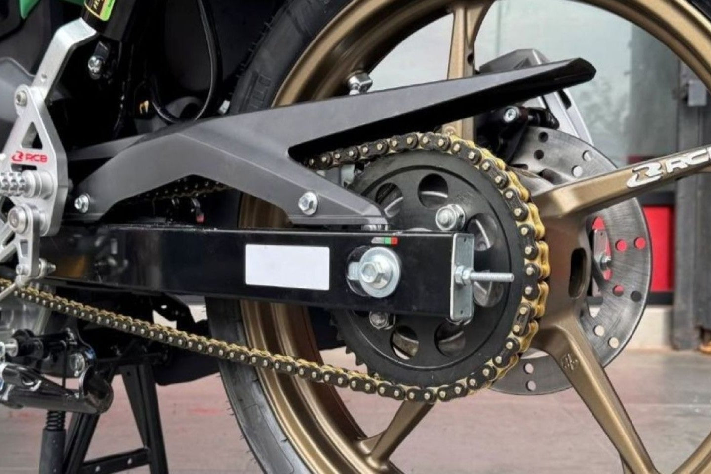 DRIVE CHAIN SYSTEM